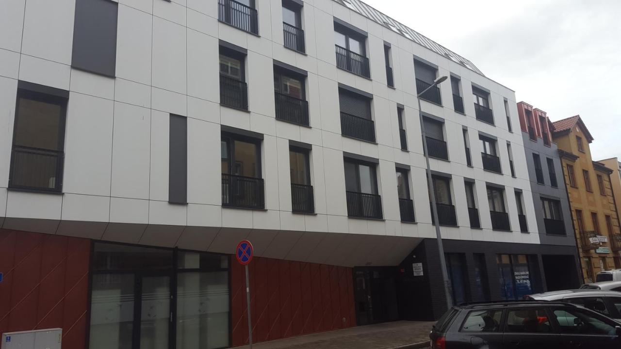 Apartament Skarbowa 1& Parking 莱什诺 外观 照片
